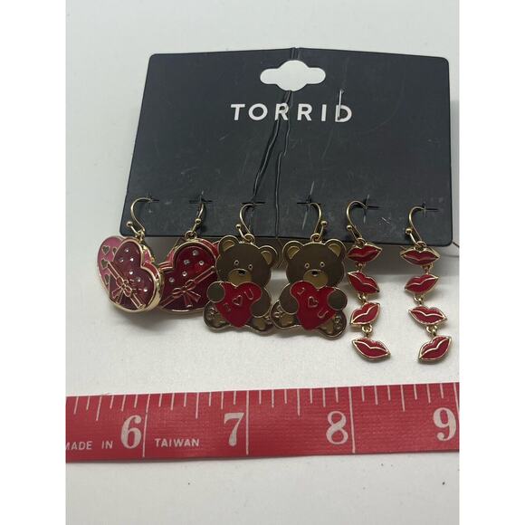 NEW Love Valentine Heart Teddy Bear Kiss Earring Set by Torrid - Picture 6 of 7